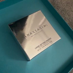 Anastasia Beverly Hills translucent powder